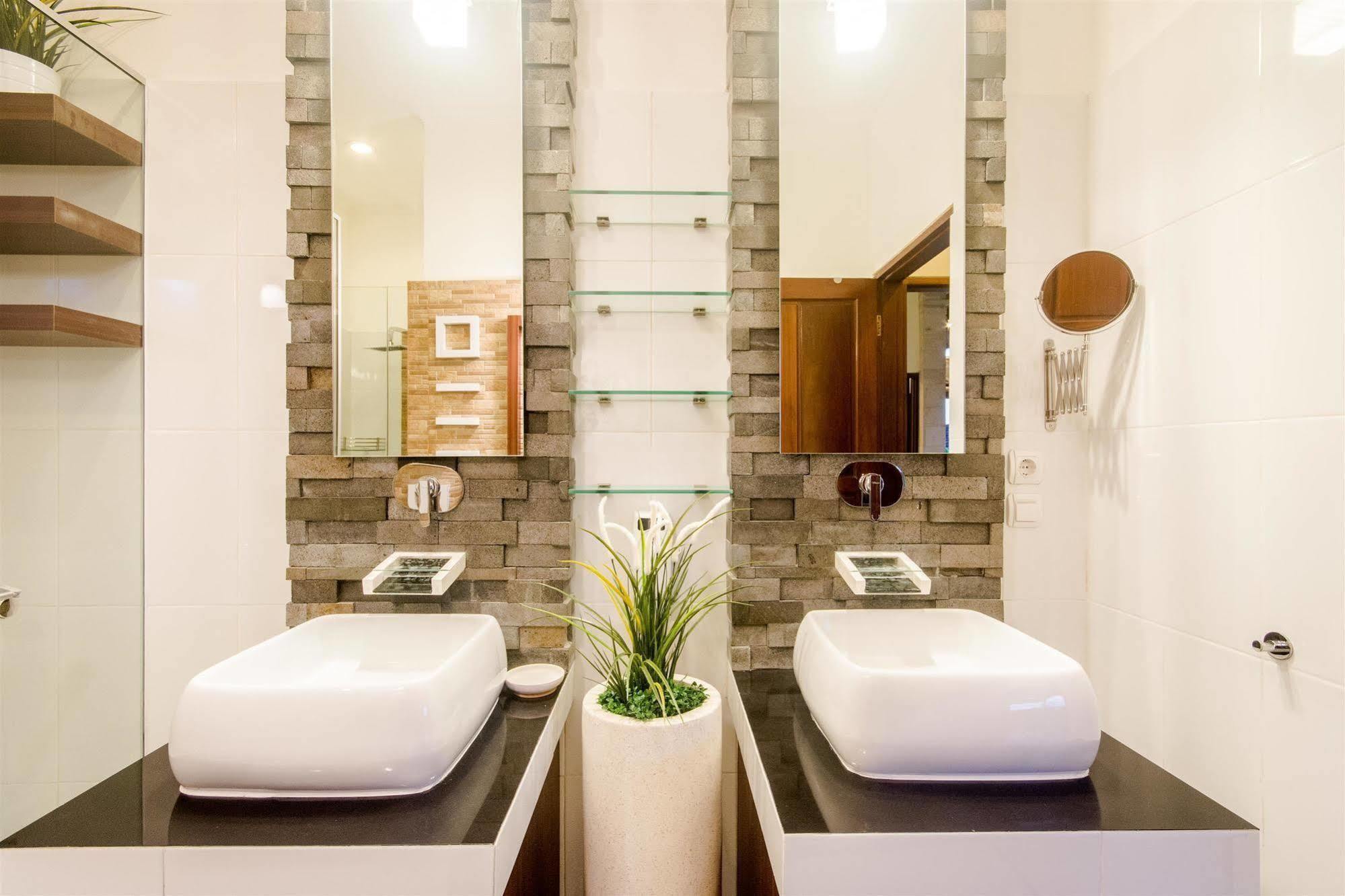 Villa Krisna Seminyak Eksteriør billede